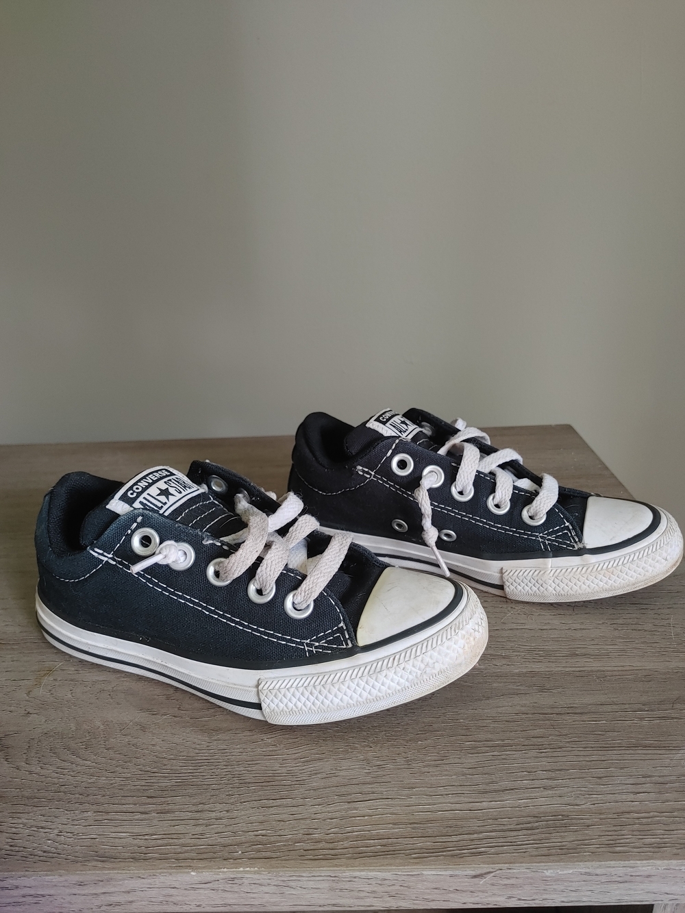 Converse Low-Top Sneakers , Youth Size 12